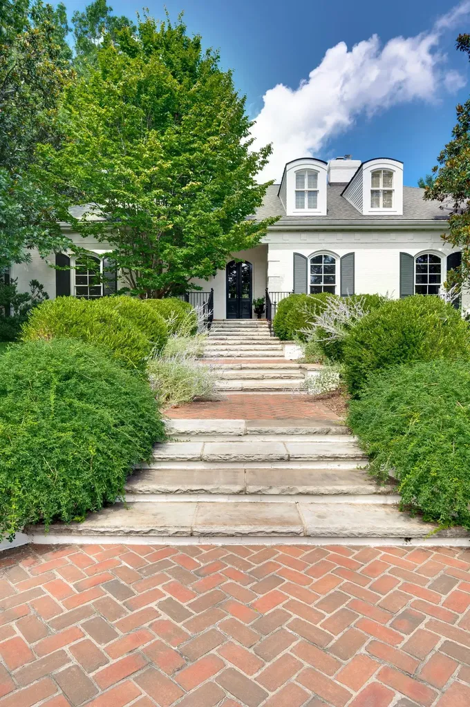 6111 Hickory Valley Road Nashville TN 37205