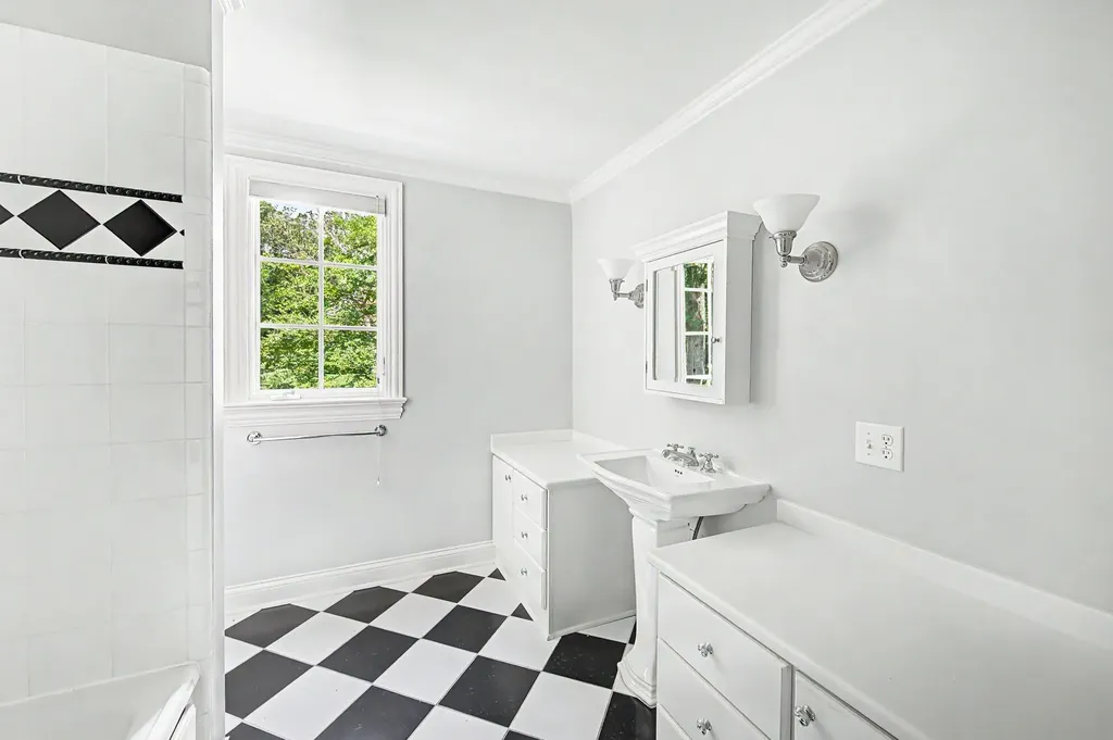6111 Hickory Valley Road Nashville TN 37205