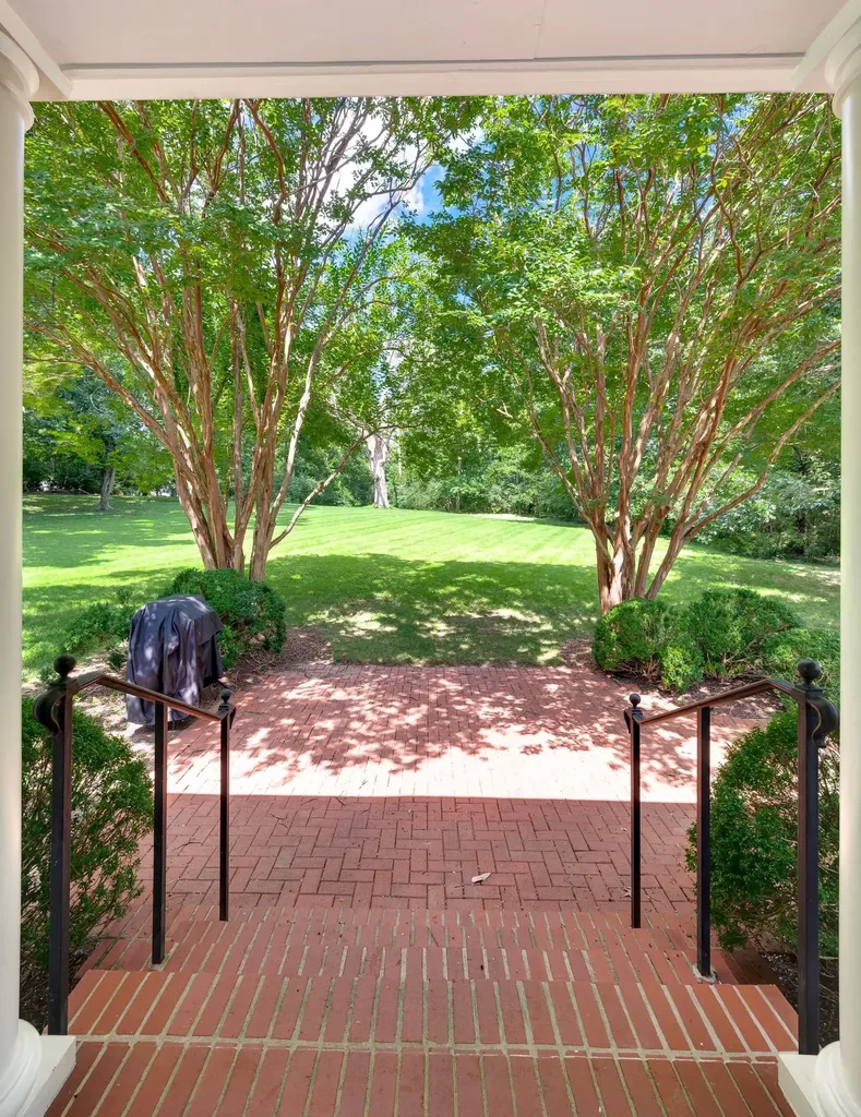 6111 Hickory Valley Road Nashville TN 37205