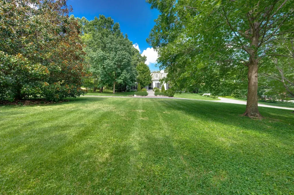 6111 Hickory Valley Road Nashville TN 37205