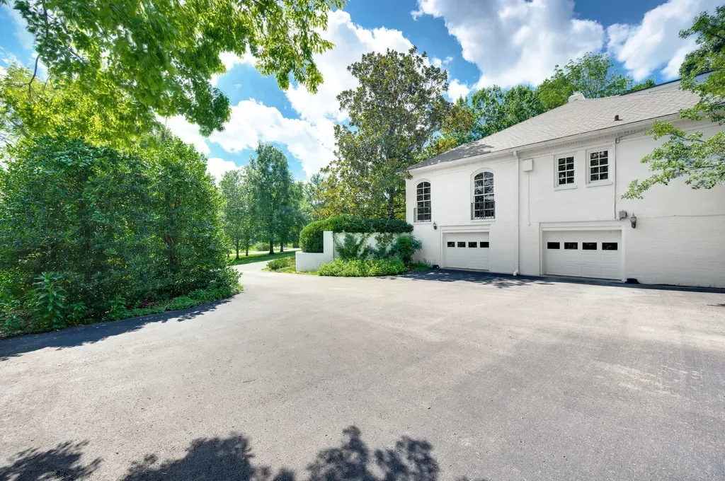 6111 Hickory Valley Road Nashville TN 37205