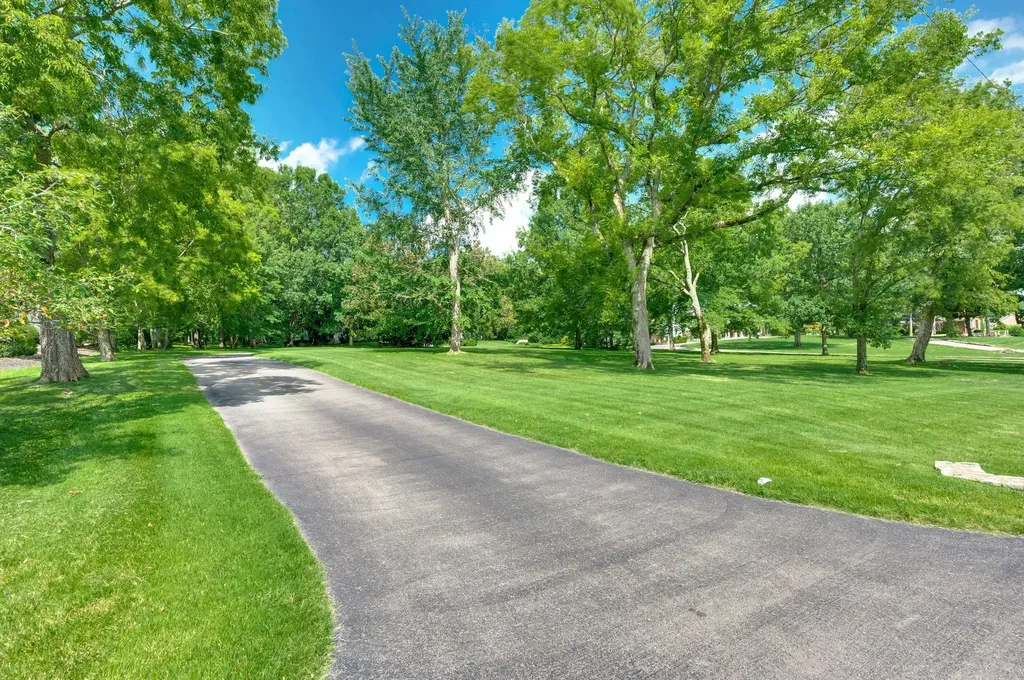 6111 Hickory Valley Road Nashville TN 37205