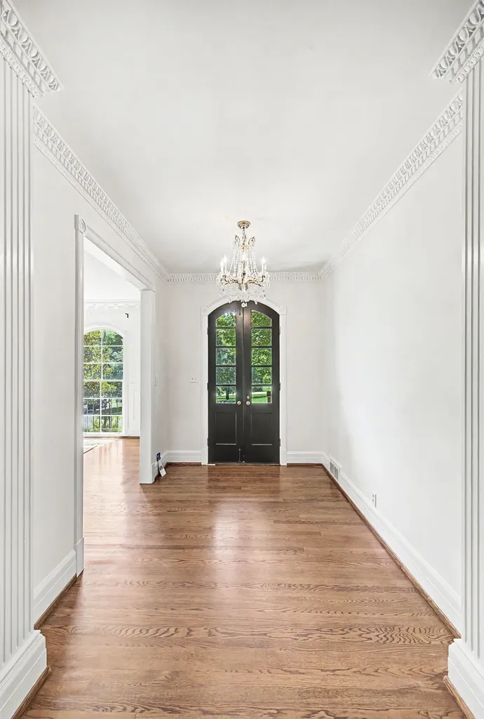 6111 Hickory Valley Road Nashville TN 37205