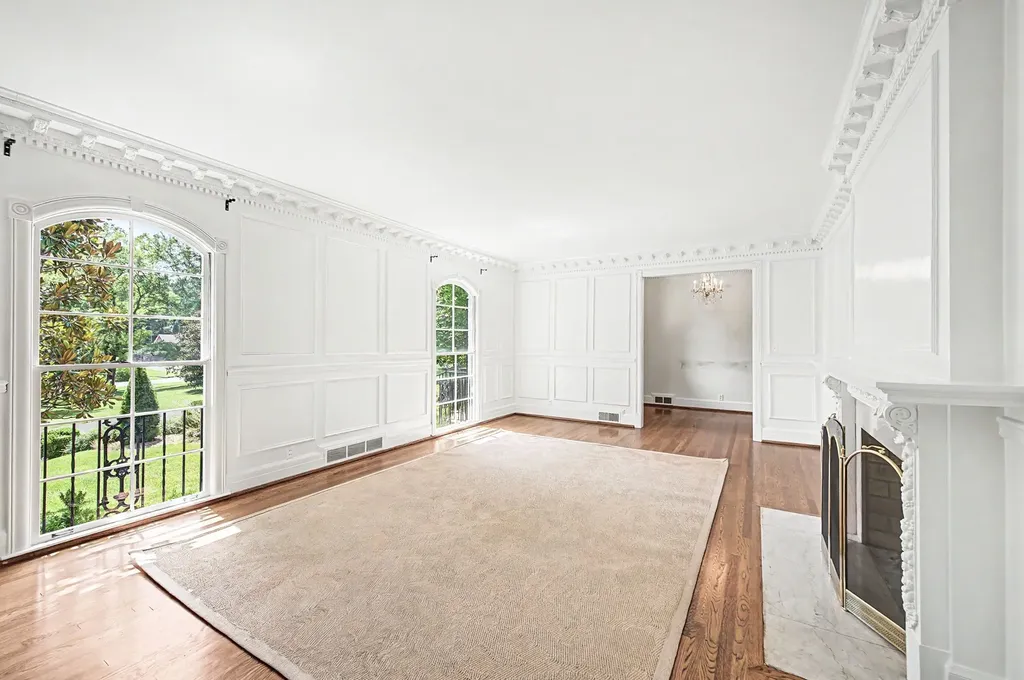 6111 Hickory Valley Road Nashville TN 37205