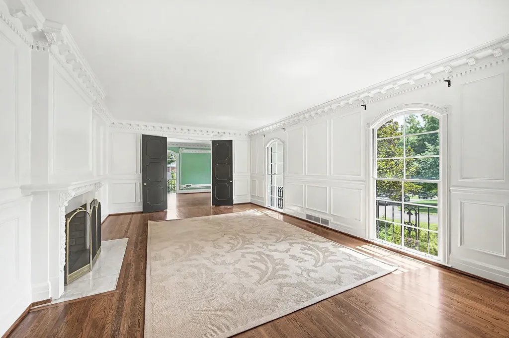 6111 Hickory Valley Road Nashville TN 37205