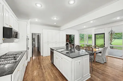 6111 Hickory Valley Road Nashville TN 37205