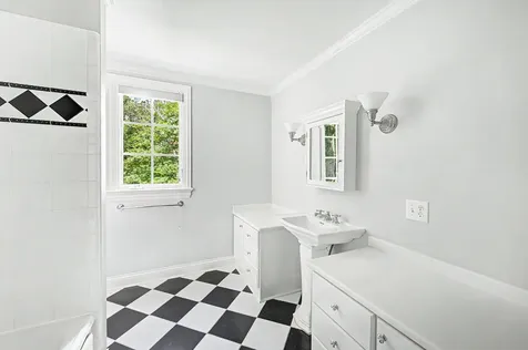 6111 Hickory Valley Road Nashville TN 37205
