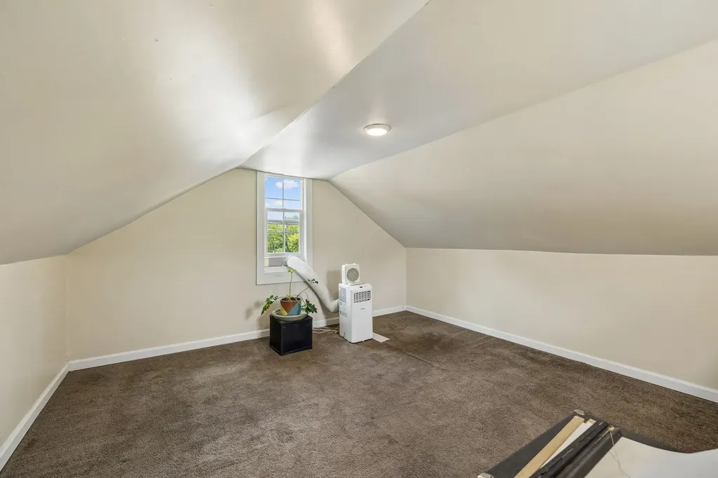 2005 Crestview Drive Columbia TN 38401