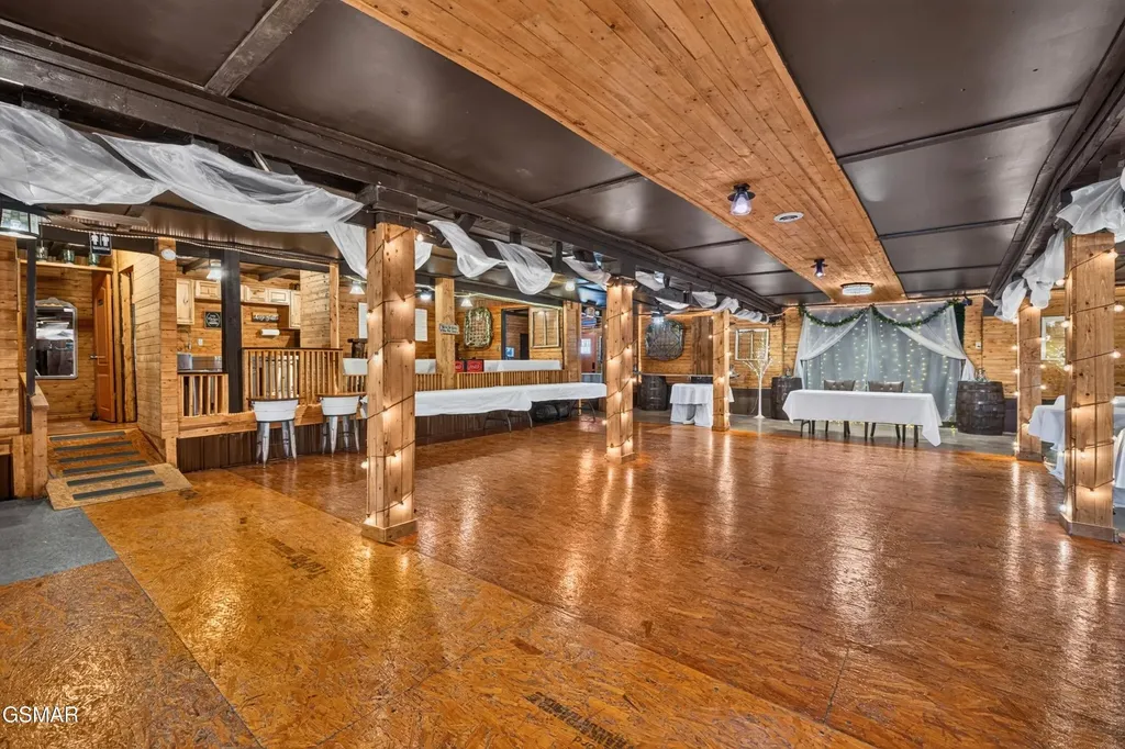 1686 Tennessee 139 Dandridge TN 37725
