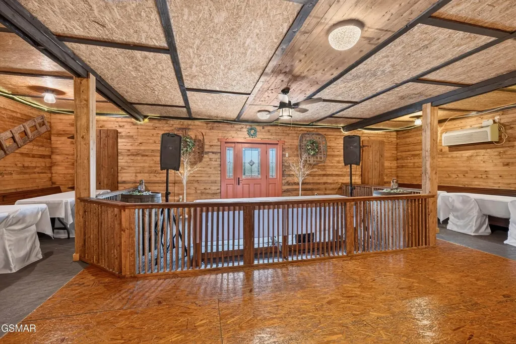 1686 Tennessee 139 Dandridge TN 37725