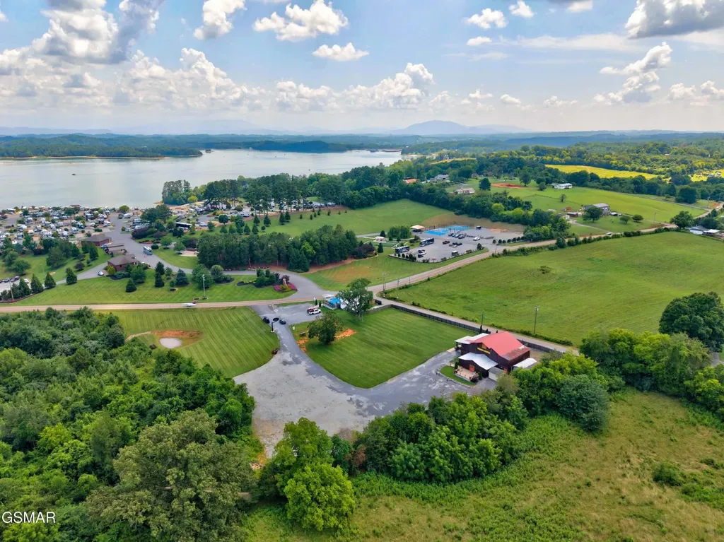 1686 Tennessee 139 Dandridge TN 37725