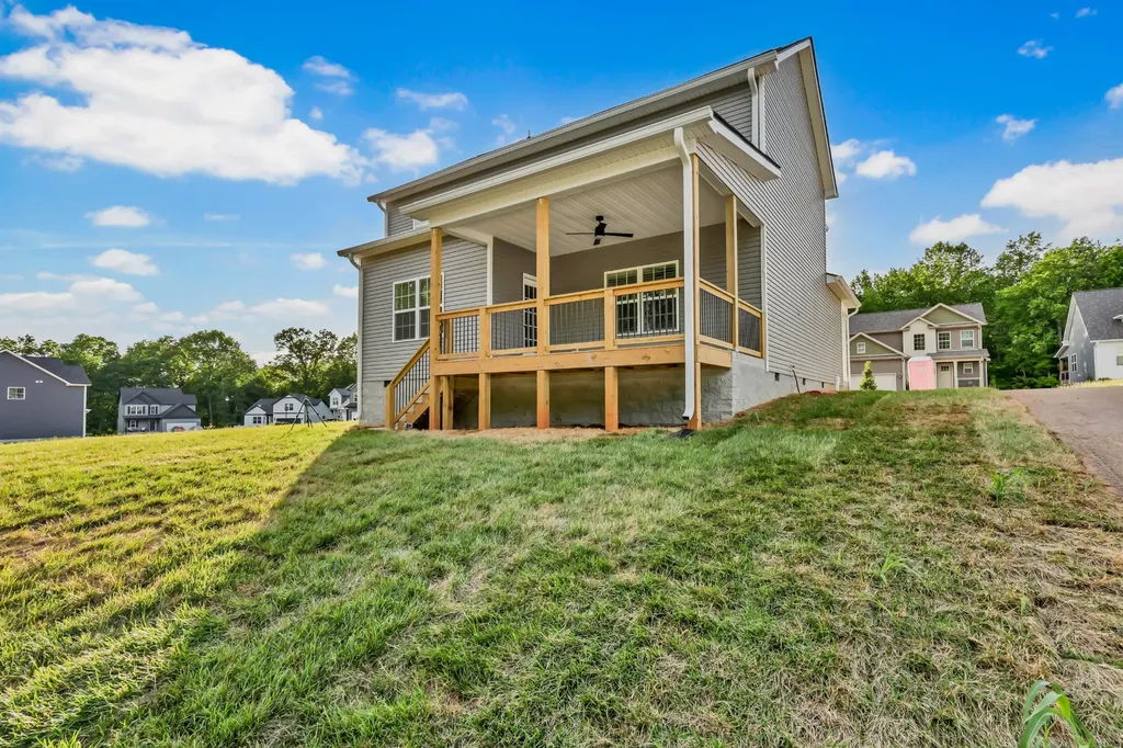 1232 Boulder Pass Clarksville TN 37040