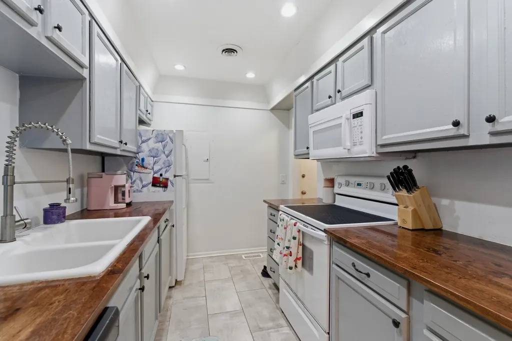 5025 Hillsboro Pike Nashville TN 37215