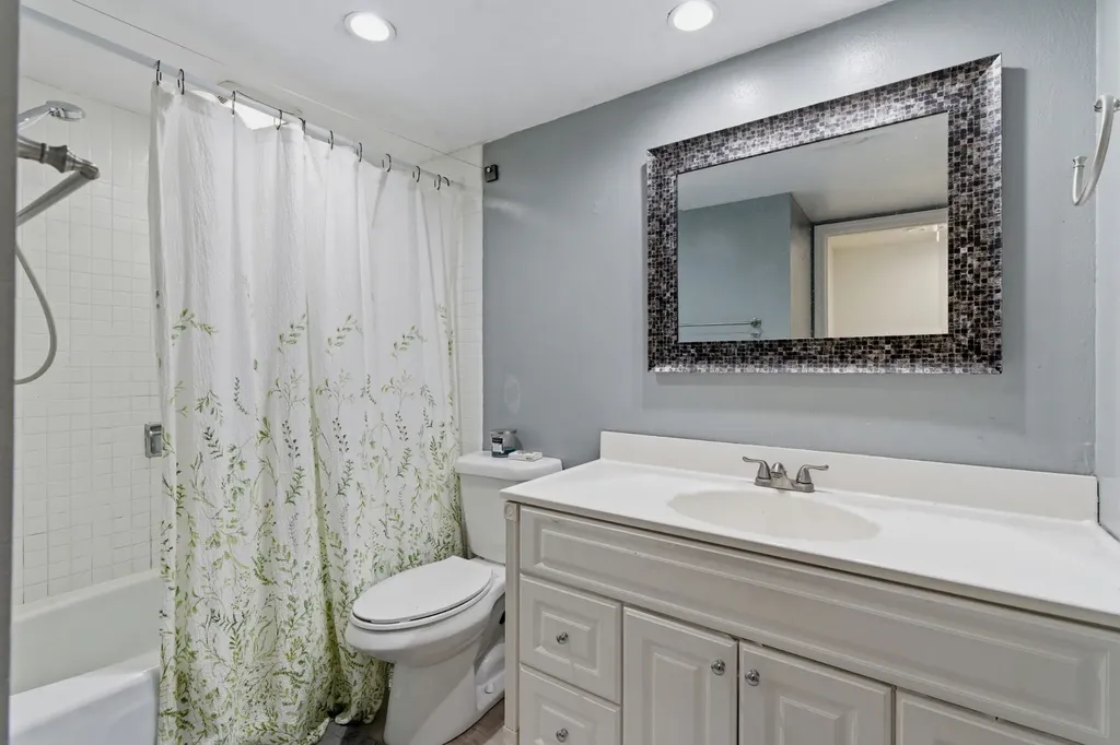 5025 Hillsboro Pike Nashville TN 37215