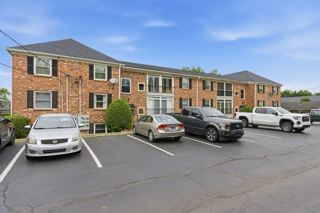 5025 Hillsboro Pike Nashville TN 37215
