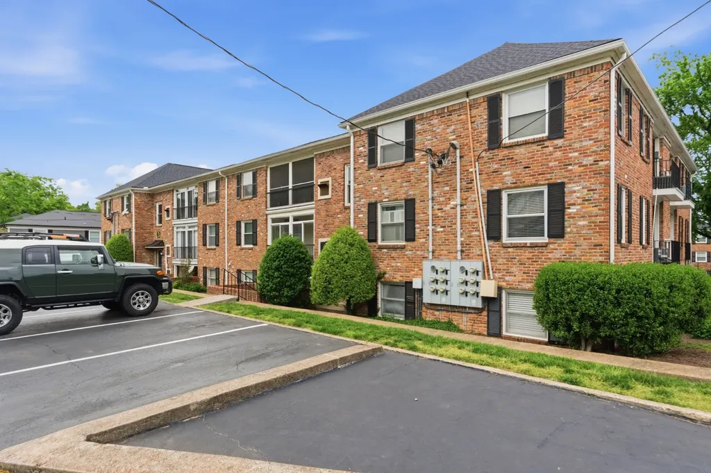 5025 Hillsboro Pike Nashville TN 37215