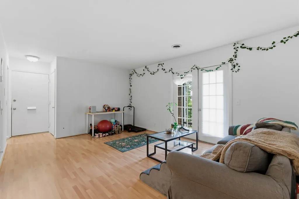 5025 Hillsboro Pike Nashville TN 37215