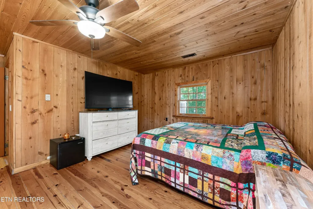 9809 Fairview Road Lenoir City TN 37772