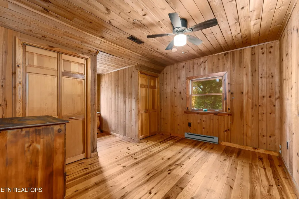 9809 Fairview Road Lenoir City TN 37772