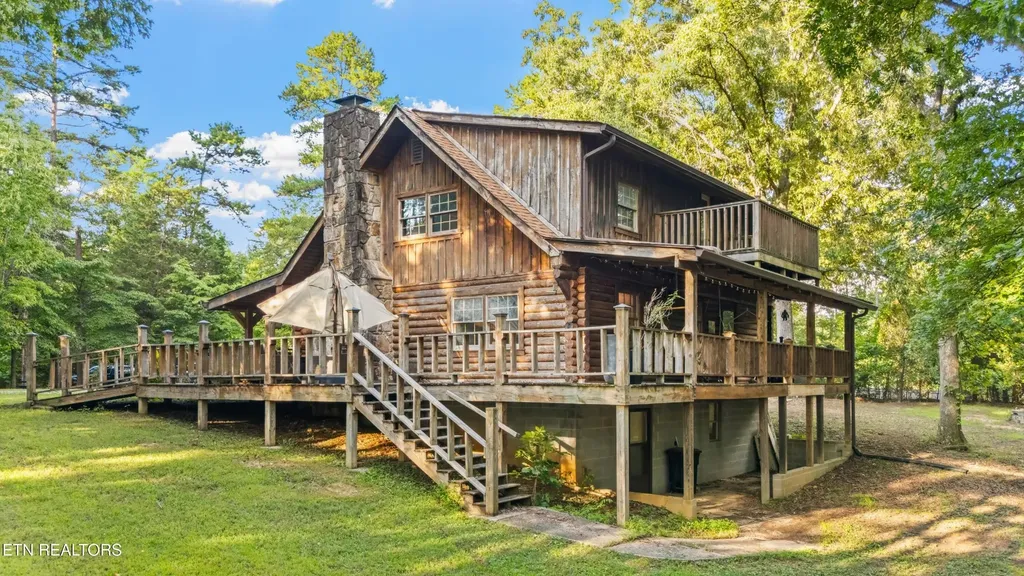 9809 Fairview Road Lenoir City TN 37772
