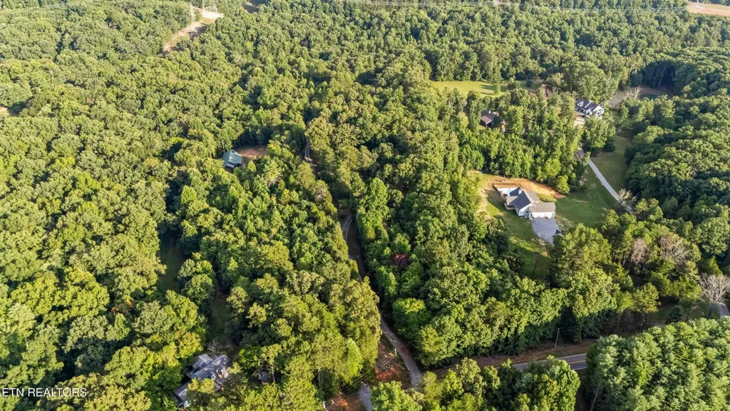 9809 Fairview Road Lenoir City TN 37772