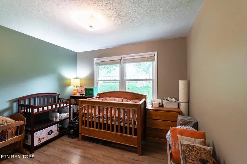 112 S Hummingbird Lane Dickson TN 37055