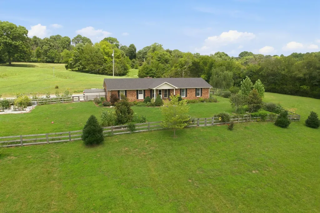 5353 Sparta Pike Watertown TN 37184