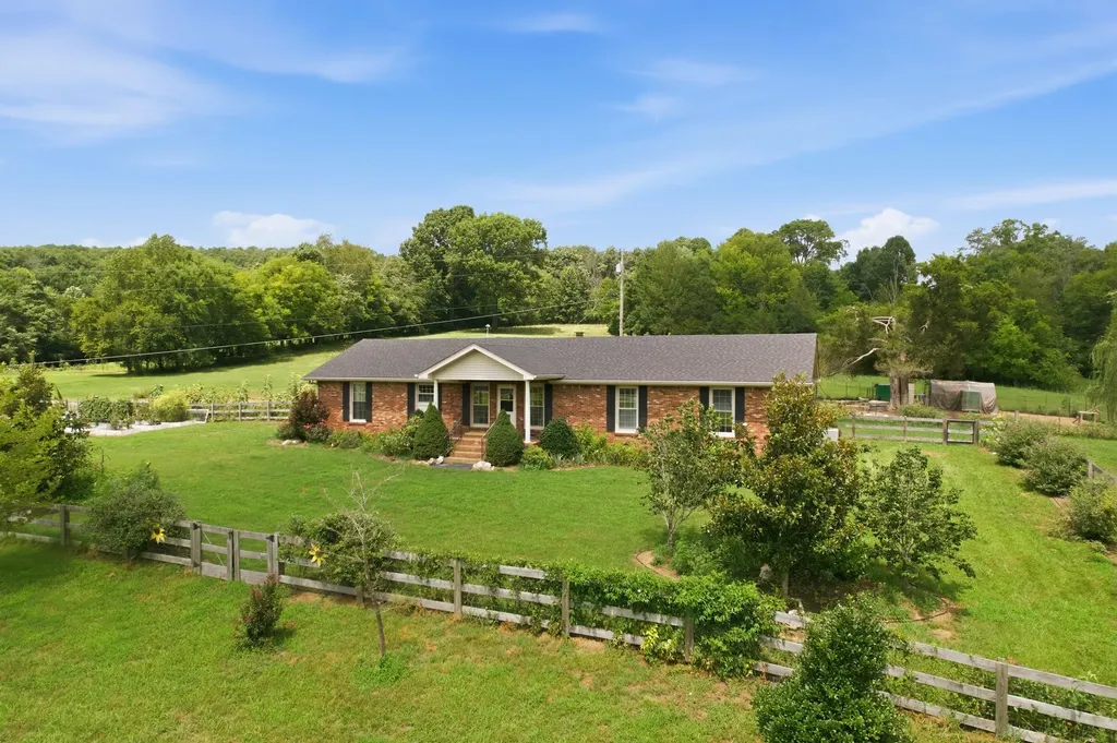 5353 Sparta Pike Watertown TN 37184