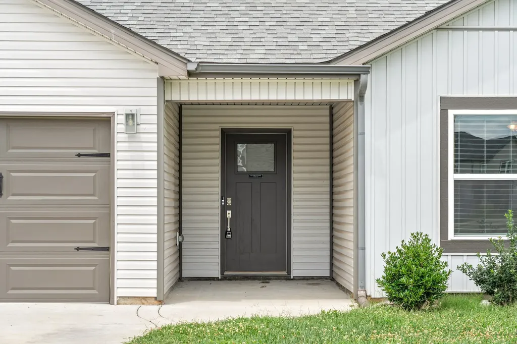 219 Clark Road Clarksville TN 37042