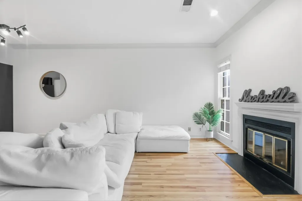 3110 W End Circle Nashville TN 37203