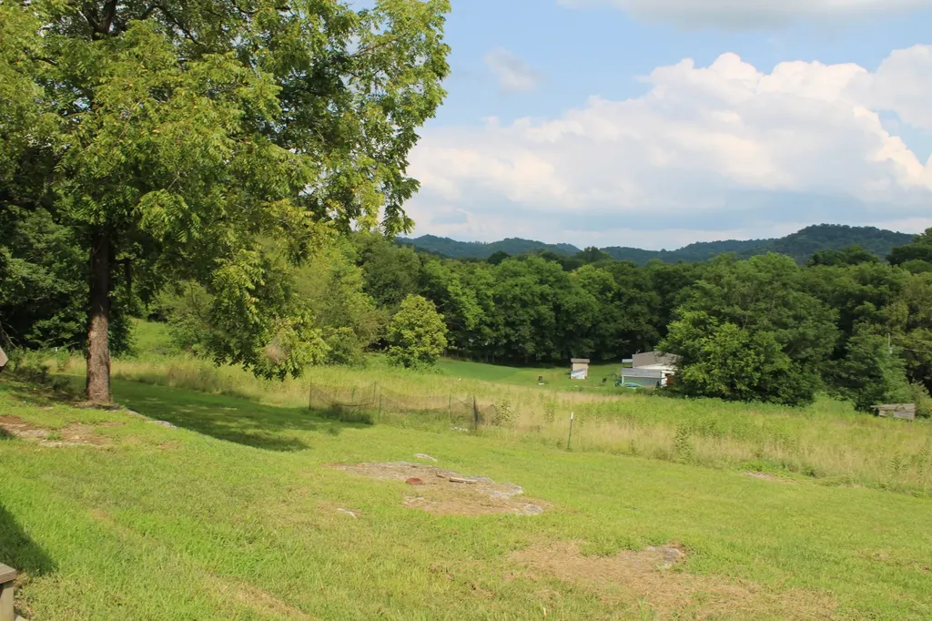 377 Rawls Creek Road Gordonsville TN 38563