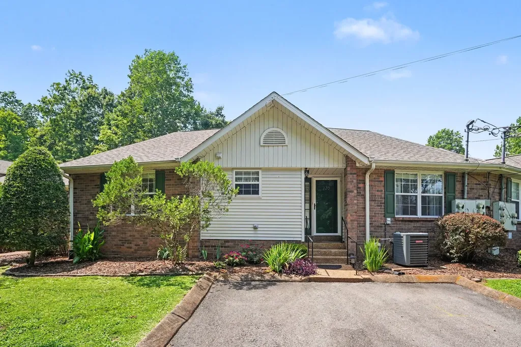 120 Eastdale Lane Dickson TN 37055