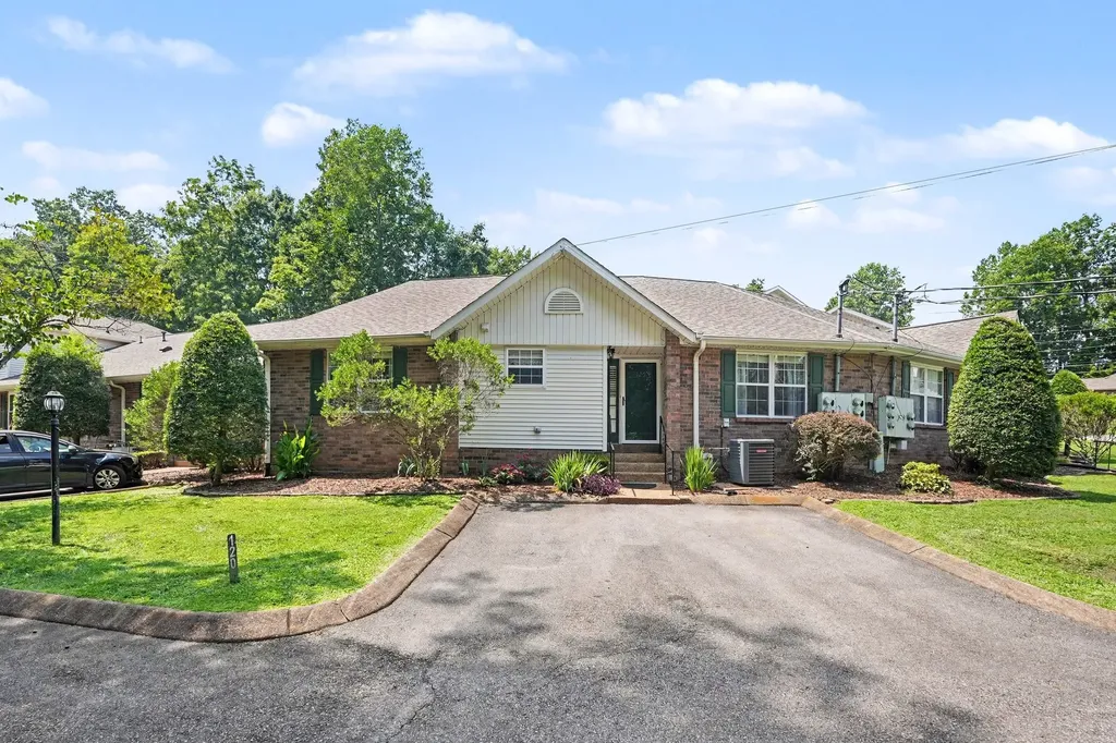 120 Eastdale Lane Dickson TN 37055