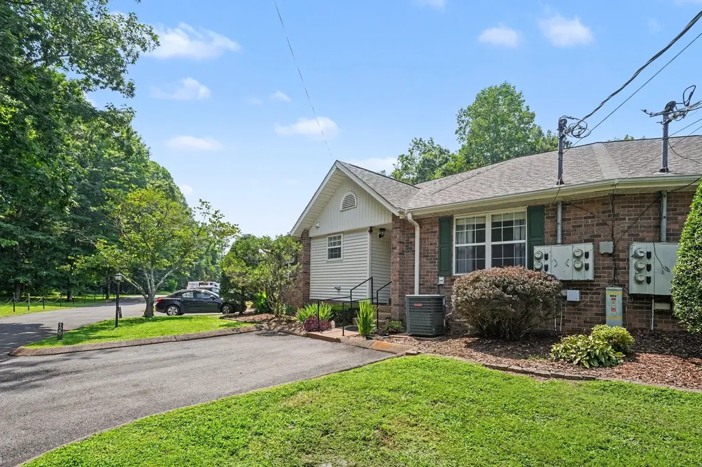 120 Eastdale Lane Dickson TN 37055