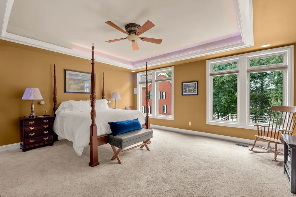 100 Lakecrest Circle Hendersonville TN 37075