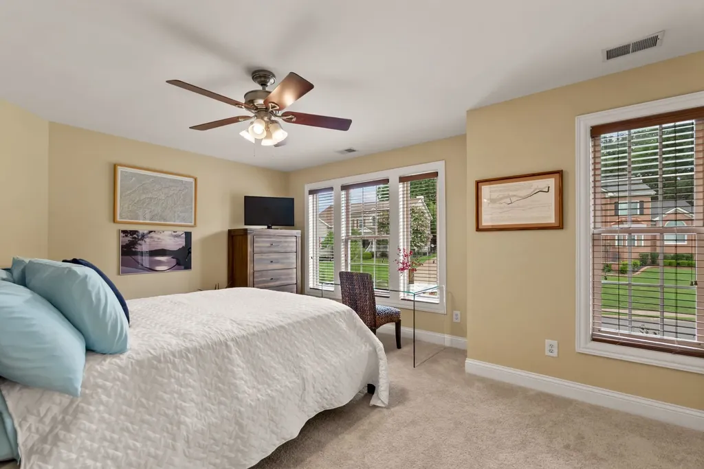 100 Lakecrest Circle Hendersonville TN 37075