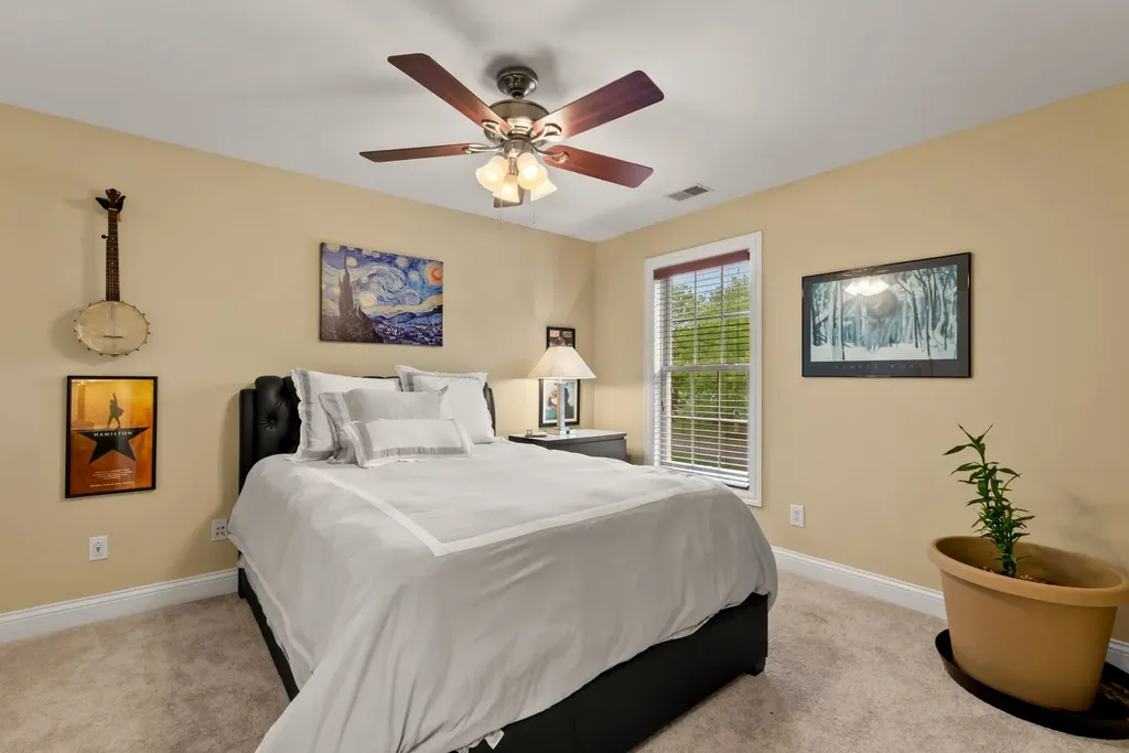 100 Lakecrest Circle Hendersonville TN 37075