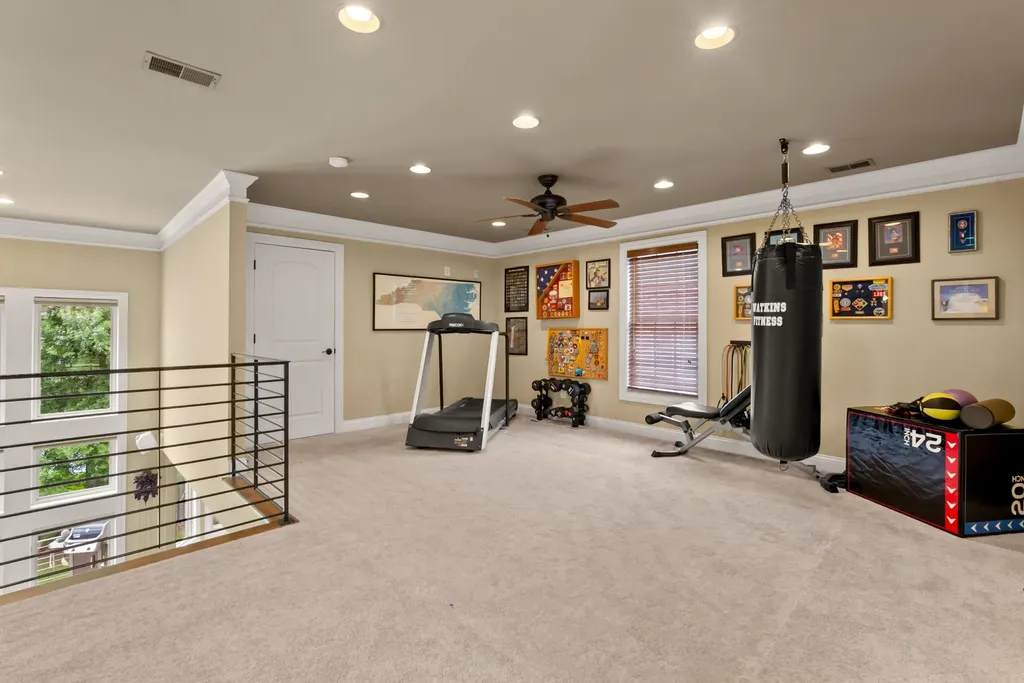 100 Lakecrest Circle Hendersonville TN 37075