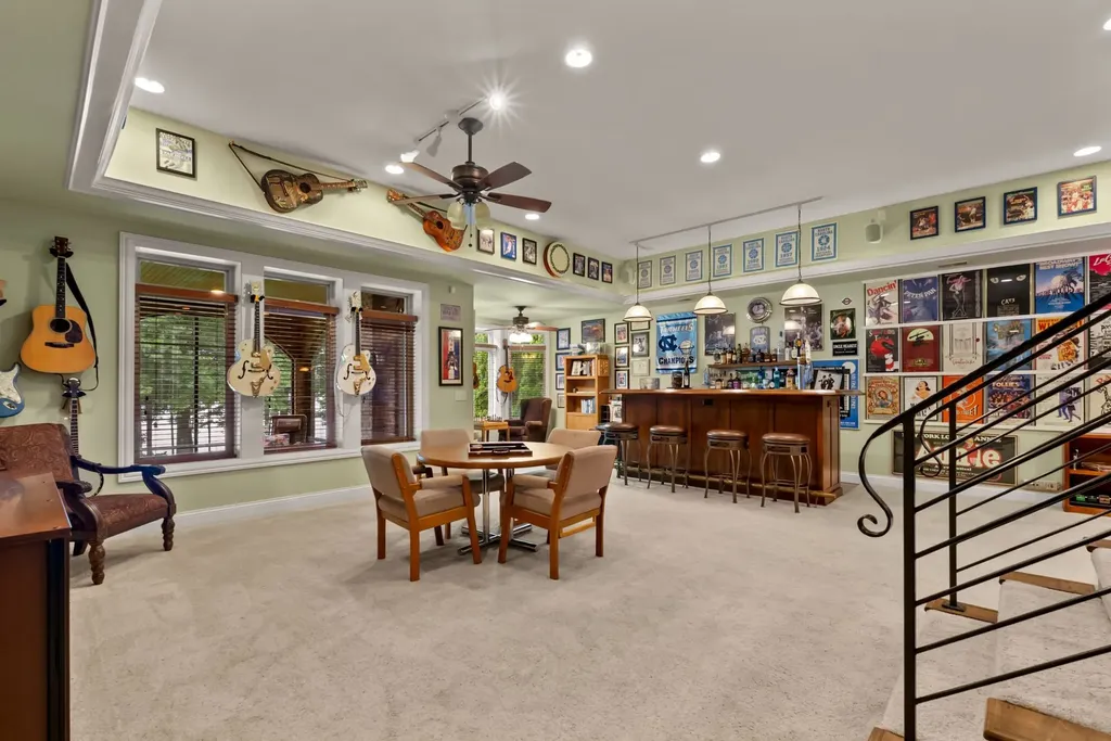 100 Lakecrest Circle Hendersonville TN 37075