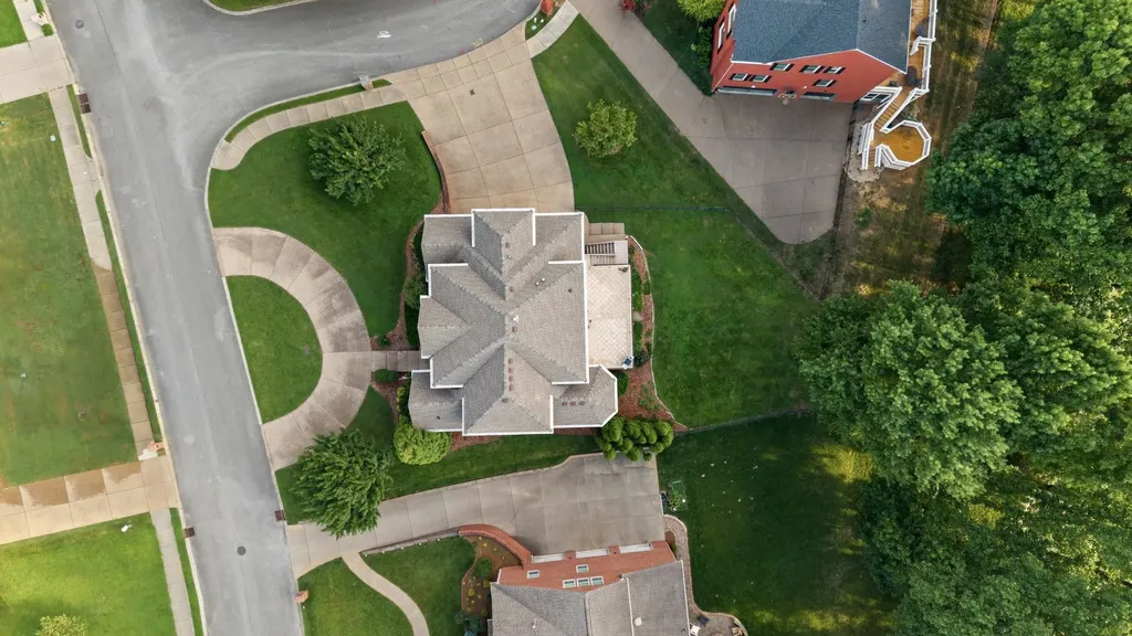 100 Lakecrest Circle Hendersonville TN 37075