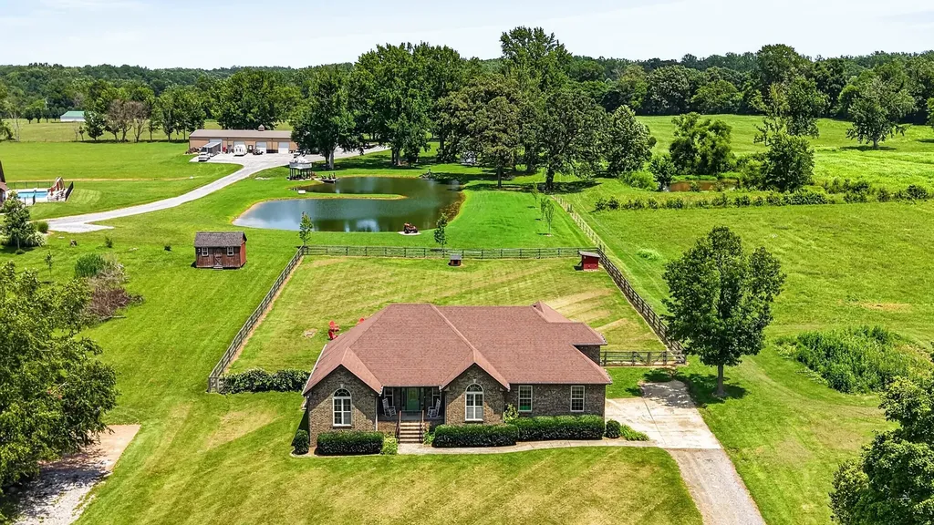 530 Thompson Lane Portland TN 37148