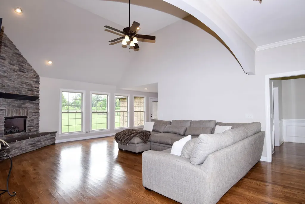 530 Thompson Lane Portland TN 37148