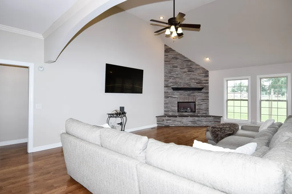 530 Thompson Lane Portland TN 37148