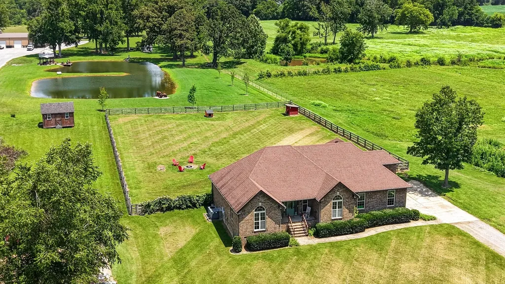 530 Thompson Lane Portland TN 37148