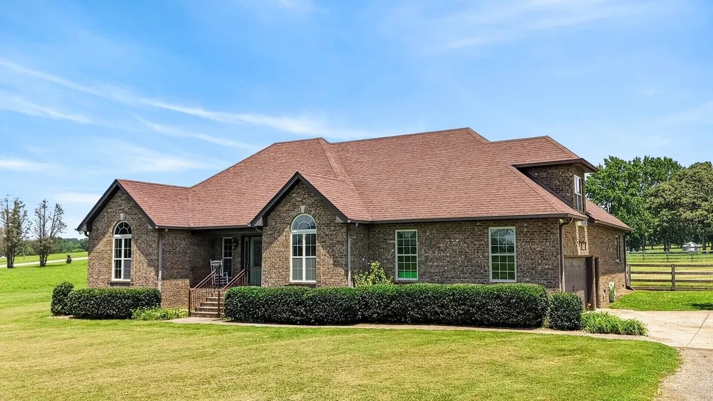 530 Thompson Lane Portland TN 37148