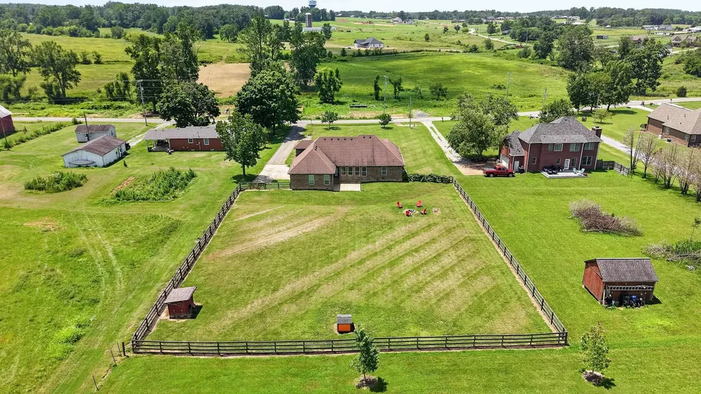 530 Thompson Lane Portland TN 37148