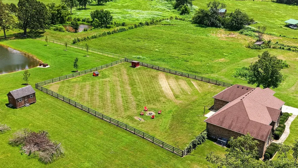 530 Thompson Lane Portland TN 37148