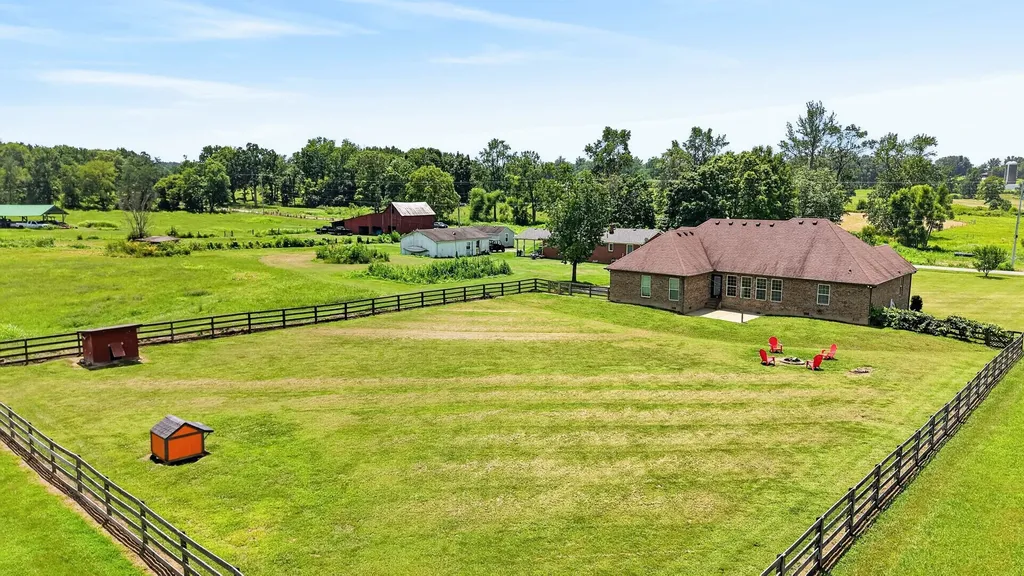 530 Thompson Lane Portland TN 37148