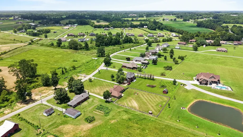 530 Thompson Lane Portland TN 37148