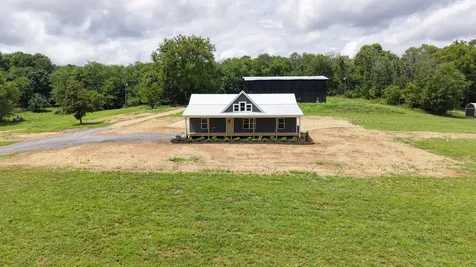 1790 Hawkins Branch Road Bethpage TN 37022